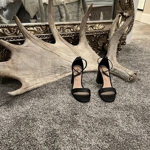 Aldo black strappy heel sandal size 7
